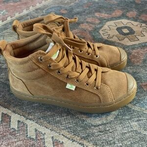 Cariuma  Oca High Top Shoes Camel Suede size 8